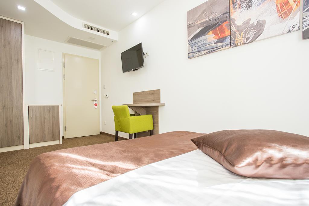 Hotel National Zágráb Szoba fotó